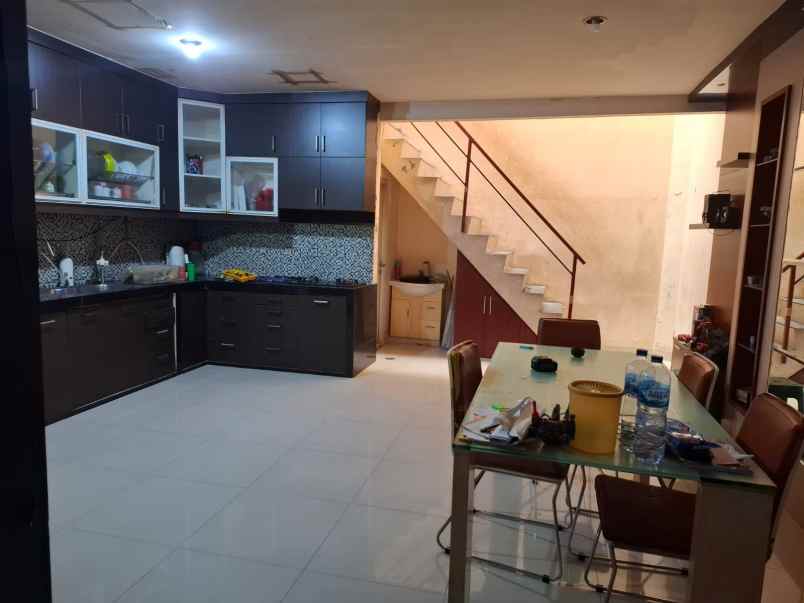 jual rumah taman palem lestari jak bar