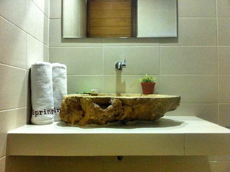 ready ex hotel spring hill labuan bajo