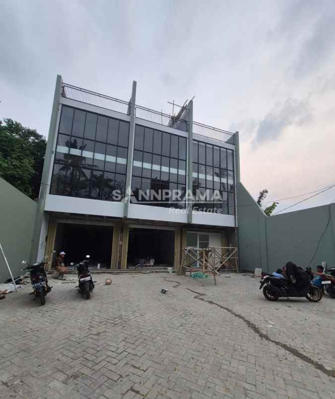 ruko 3 lantai bonus rooftop pancoran mas depok 2 7m