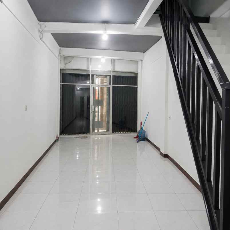 ruko disewakan di rawa barat