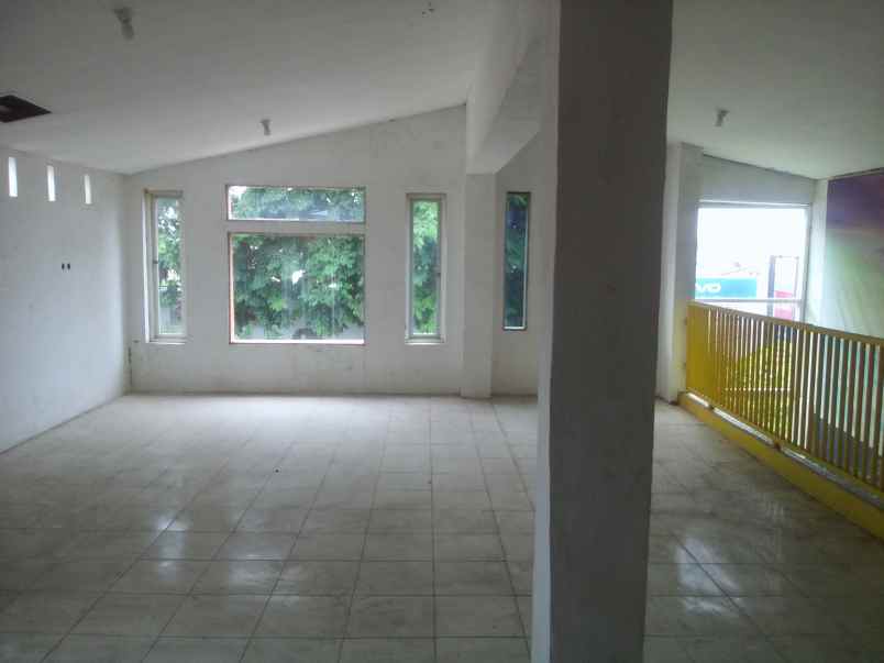ruko gudang kantor tepi jalan dekat alun2