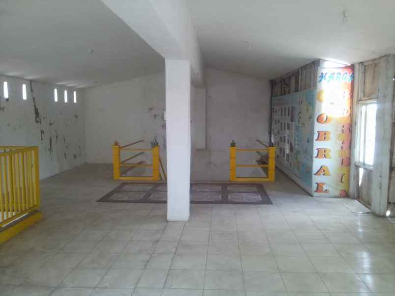 ruko gudang kantor tepi jalan dekat alun2