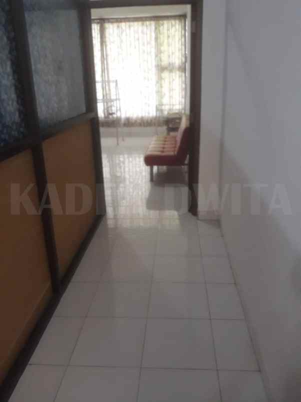 ruko lantai 3 jalan merdeka renon dekat hayam wuruk