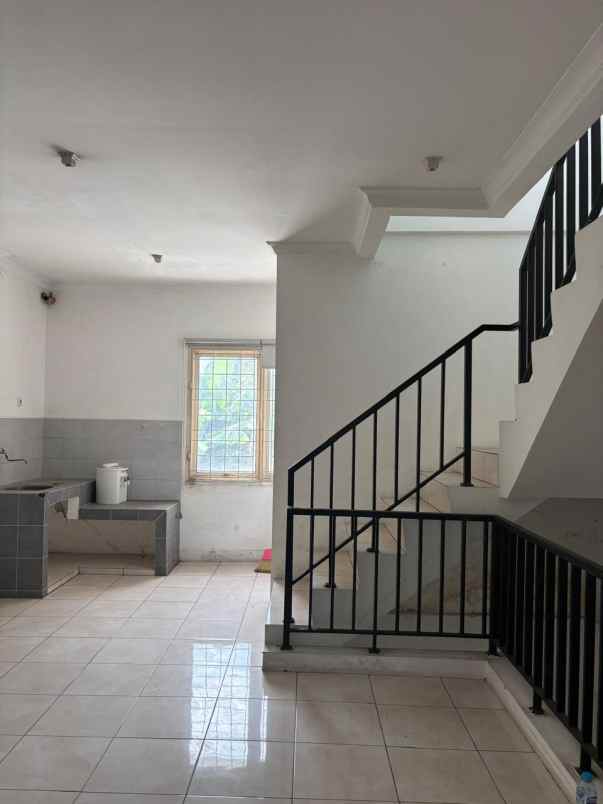 ruko siap pakai di symponi harapan indah bekasi