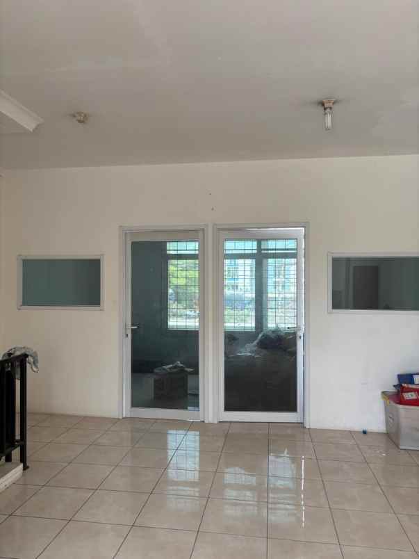 ruko siap pakai di symponi harapan indah bekasi