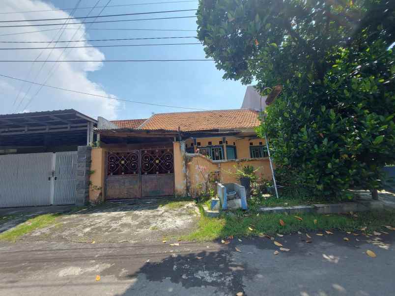 rumah 1 lantai di medokan asri rungkut dengan lt 200 m