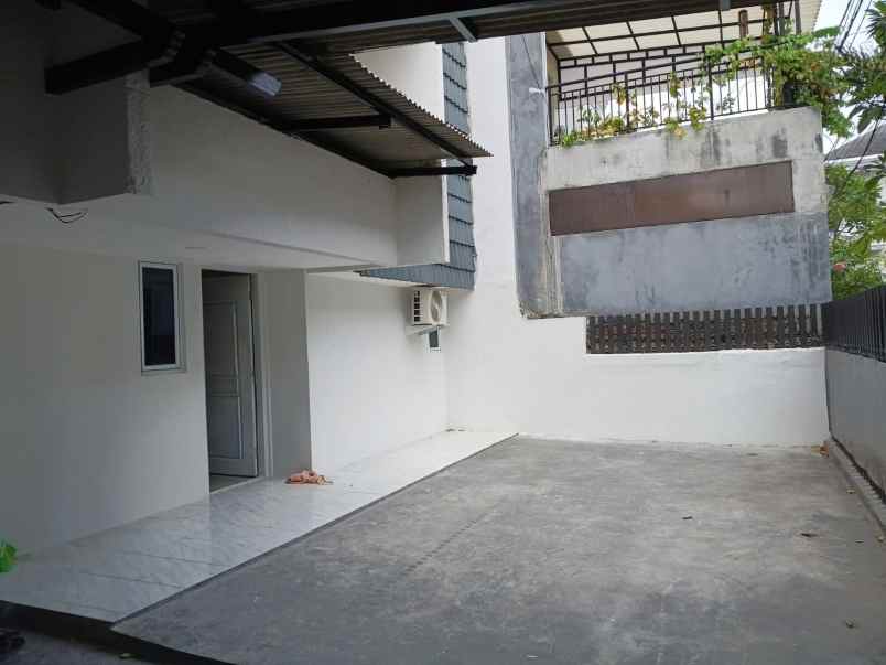 rumah 1 lantai strategis di pulomas jakarta timur