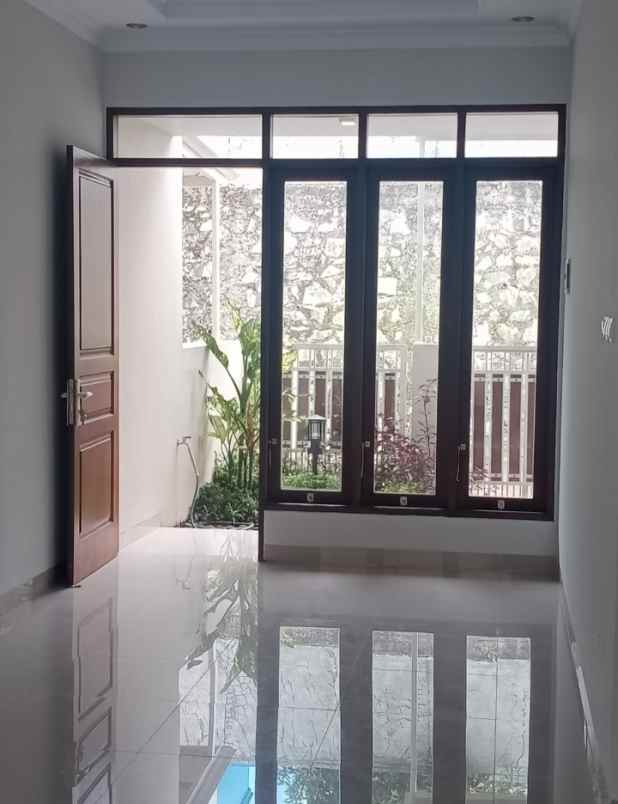 rumah 2 lantai dalam kompeks perumahan tanah baru beji