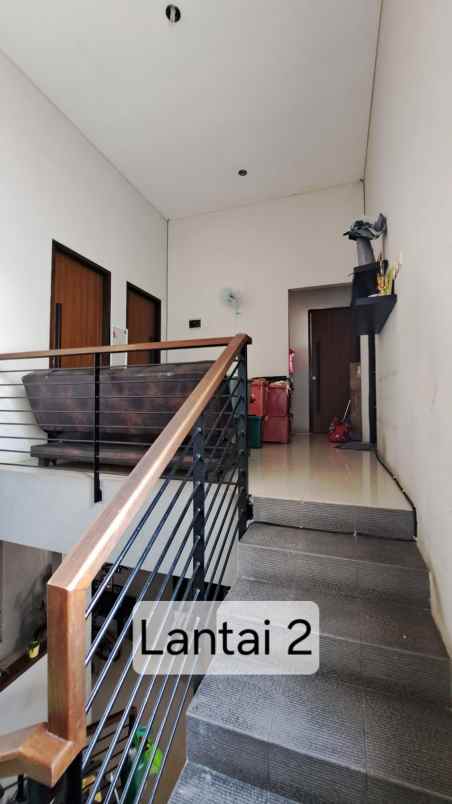 rumah 2 lantai di bintara bekasi barat