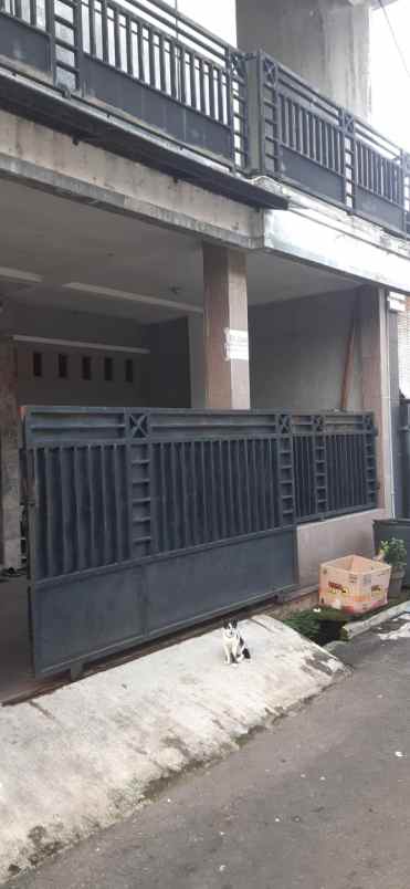 rumah 2 lantai di perumnas 2 tangerang