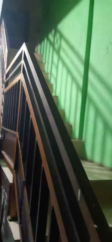 rumah 2 lantai di perumnas 2 tangerang