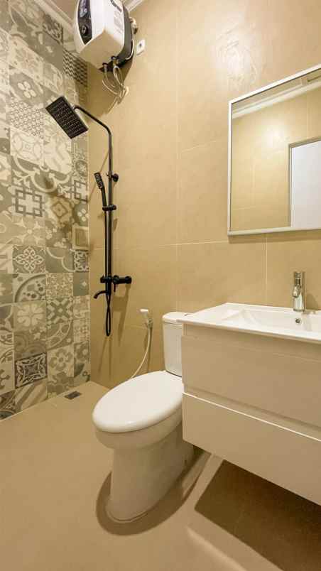 rumah 2 lantai minimalis modern di pengasinan depok