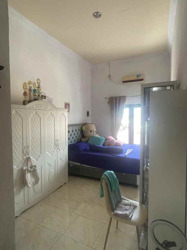 rumah 2 lantai nyaman di kota probolinggo