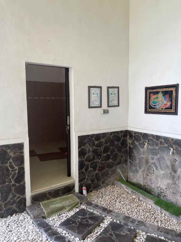 rumah 2 lantai nyaman di kota probolinggo