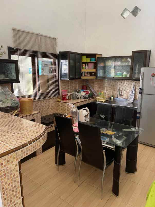 rumah 2 lantai nyaman di kota probolinggo