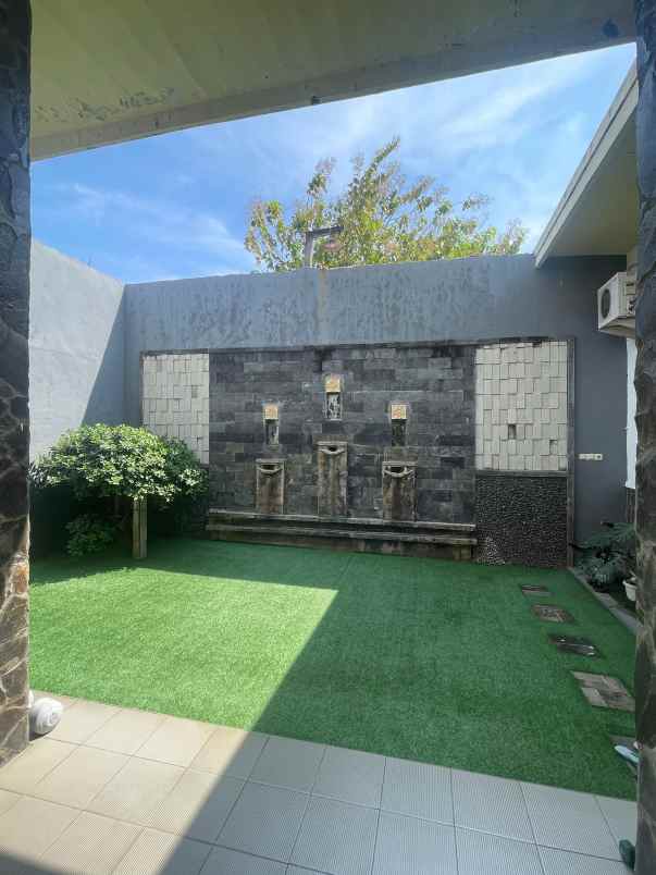 rumah 2 lantai nyaman di kota probolinggo