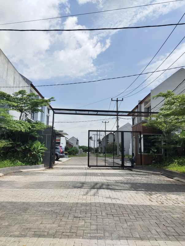 rumah 2 lantai selangkah ke stasiun cikarang