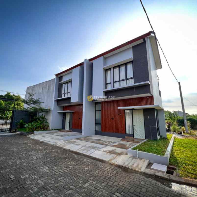 rumah 2 lantai selangkah ke stasiun cikarang