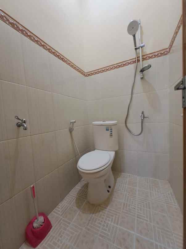 rumah 2 lantai siap huni di beji timur depok