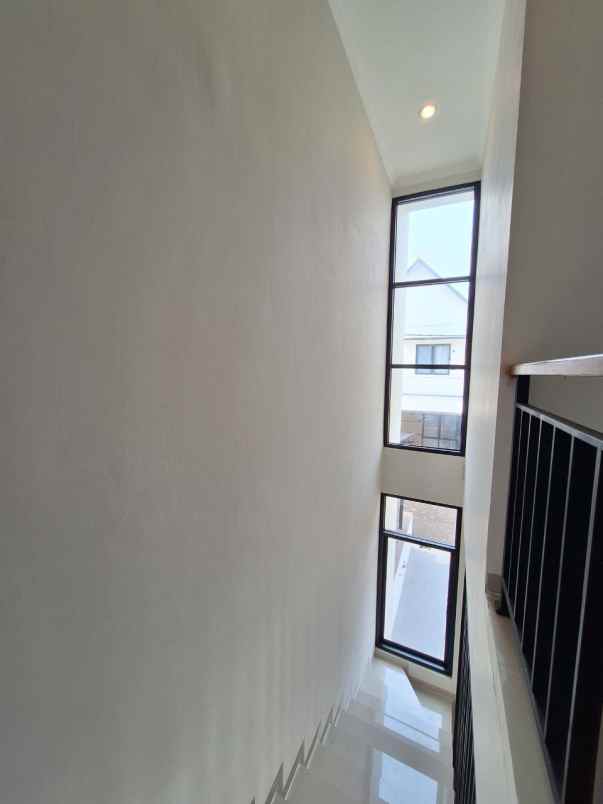 rumah 2 lantai siap huni di tangsel