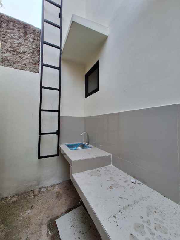 rumah 2 lantai siap huni di tangsel