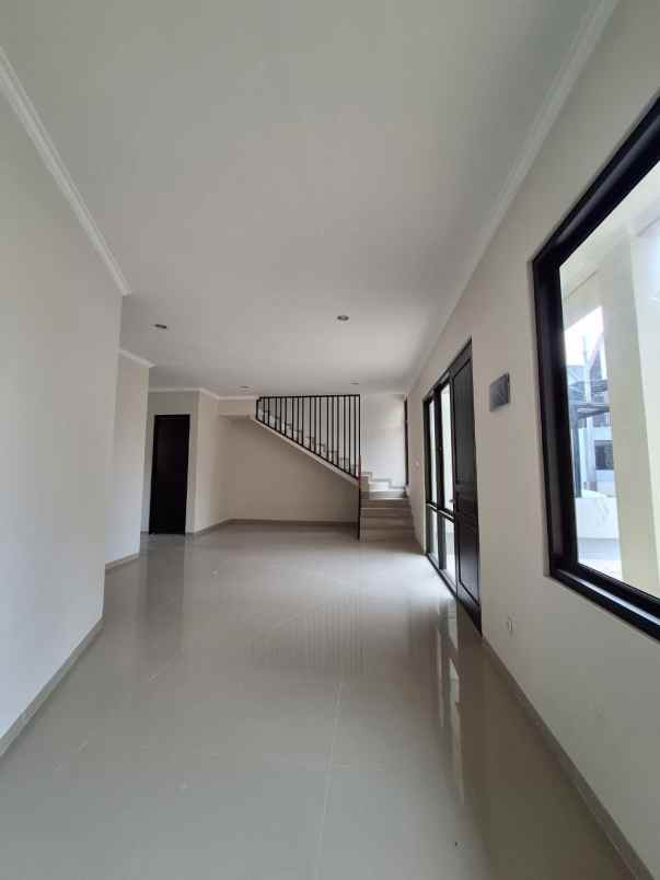 rumah 2 lantai siap huni di tangsel