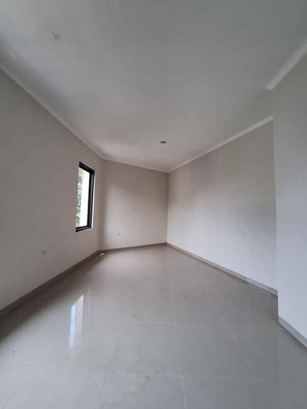 rumah 2 lantai siap huni di tangsel