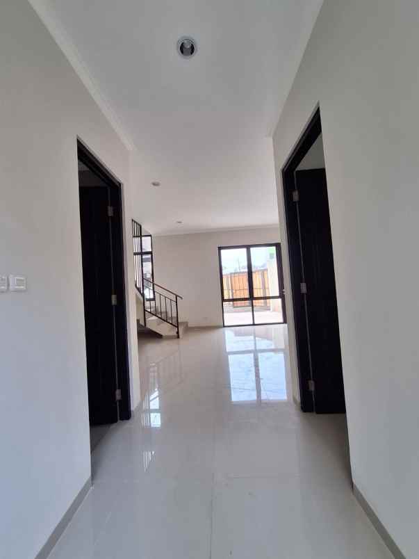 rumah 2 lantai siap huni di tangsel