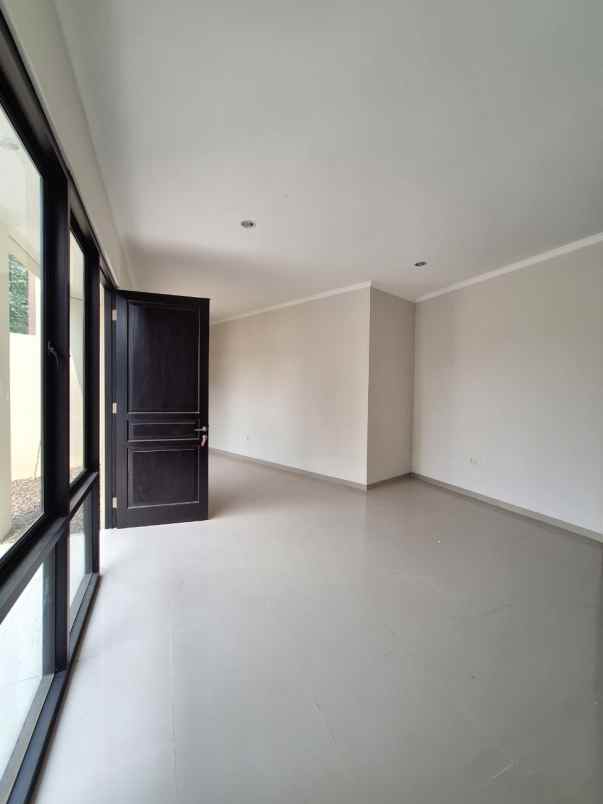 rumah 2 lantai siap huni di tangsel