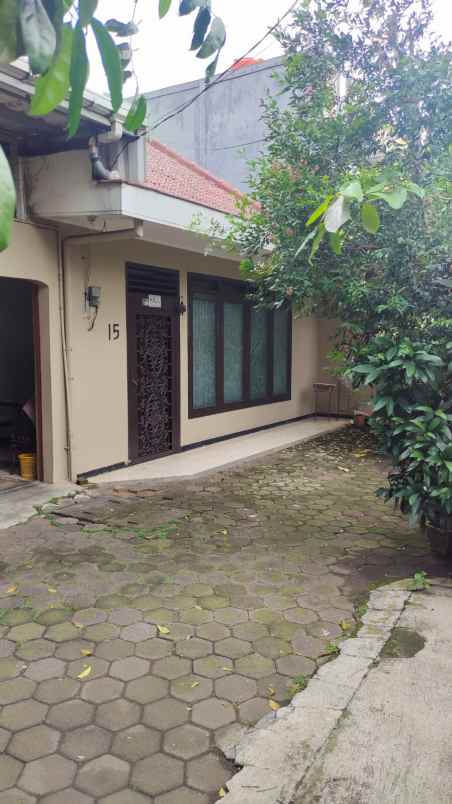 rumah 3 lantai dan kost 5 pintu