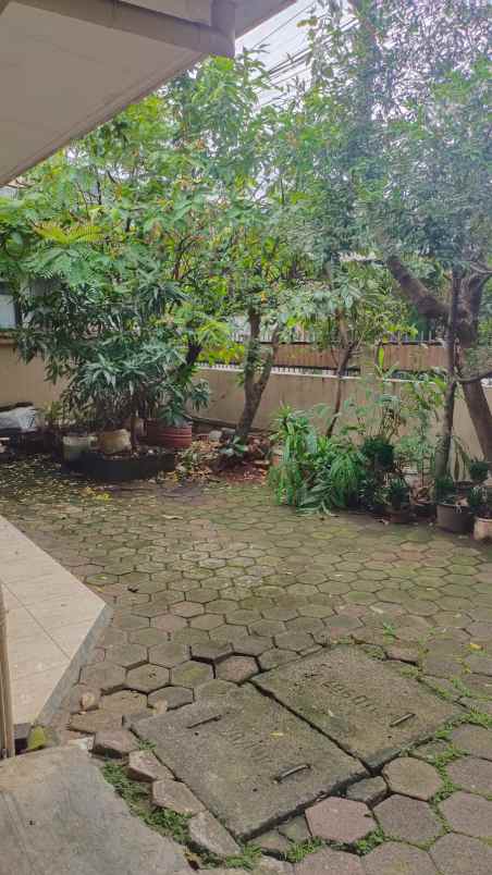 rumah 3 lantai dan kost 5 pintu