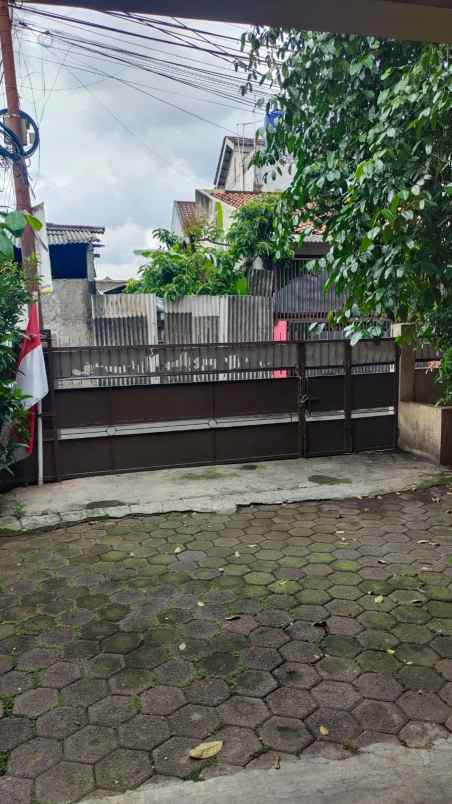 rumah 3 lantai dan kost 5 pintu
