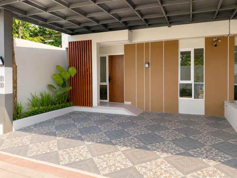rumah 4 kamar tidur di maguwoharjo dekat pakuwon mall