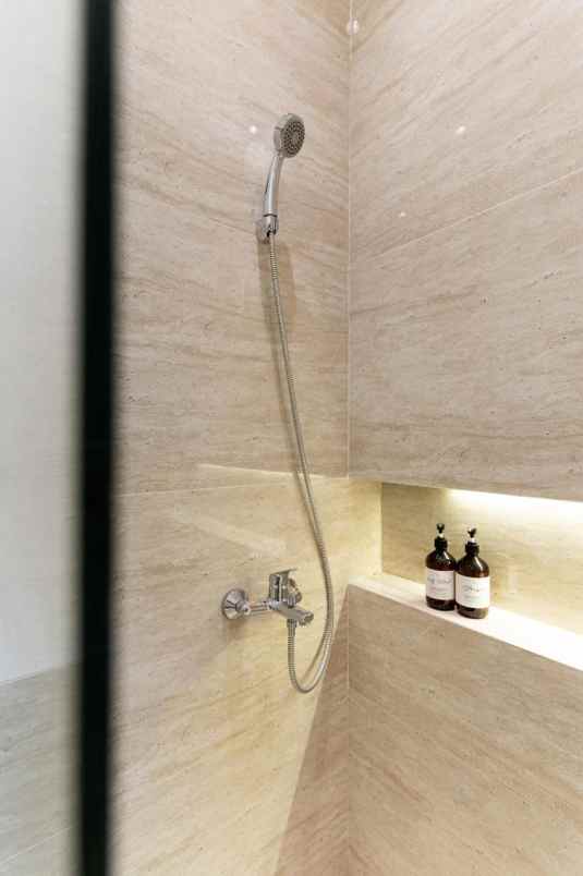 rumah american classic 2 5 lantai