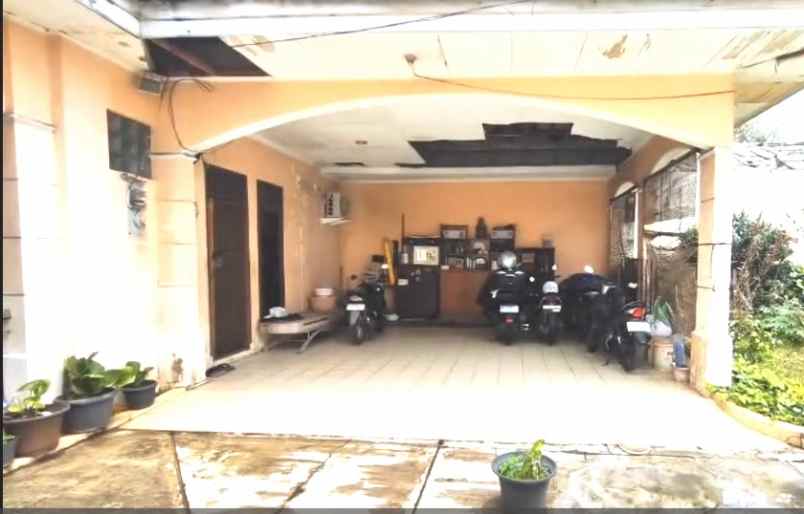 rumah asri di ulujami