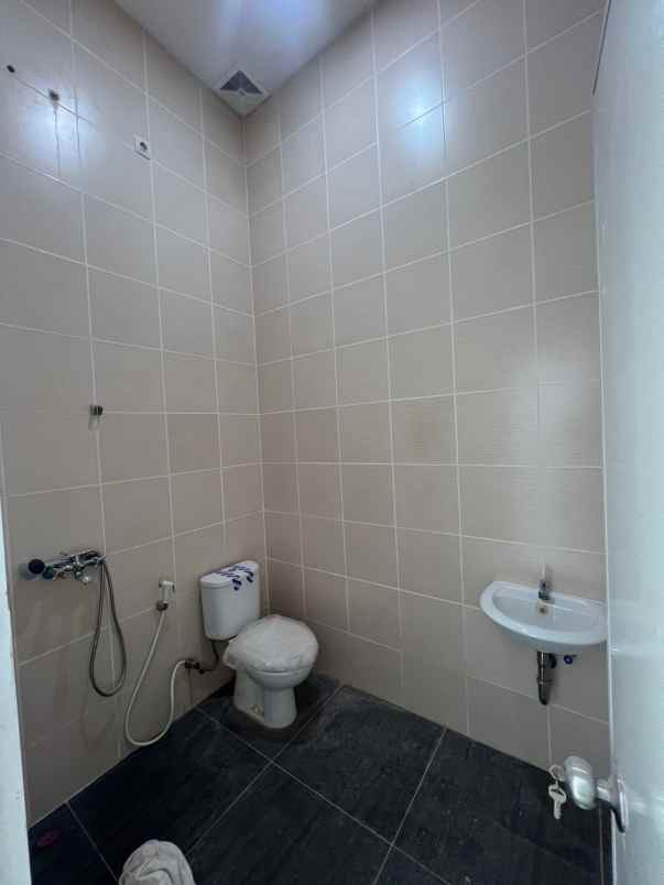 rumah bangunan baru siaphuni di harapan indah bekasi