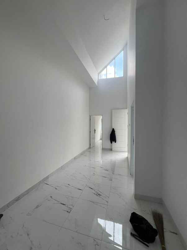 rumah bangunan baru siaphuni di harapan indah bekasi