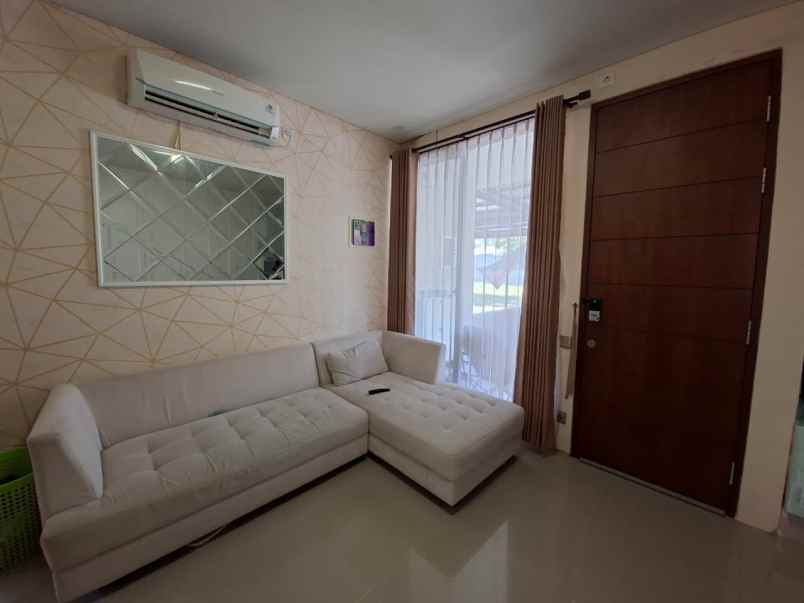 rumah barat northwest park