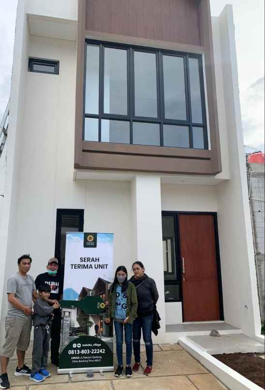 rumah baru 2 lantai dekat exit tol cileunyi