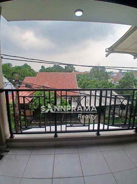 rumah baru 2 lantai di kavling ui barat beji depok iml