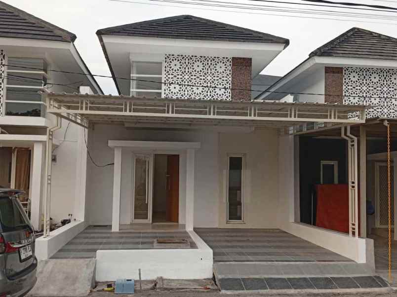 rumah baru belum pernah ditempati di the oso waru