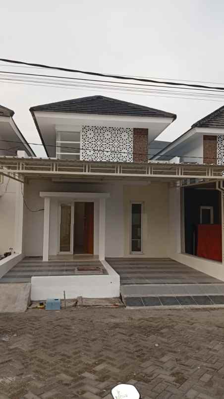 rumah baru belum pernah ditempati di the oso waru