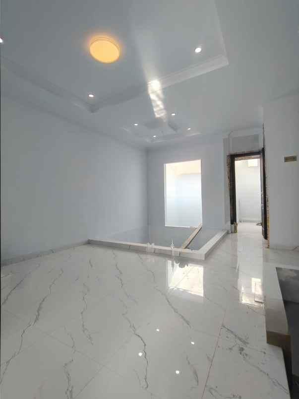 rumah baru dalam komplek di pondok kelapa jaktim