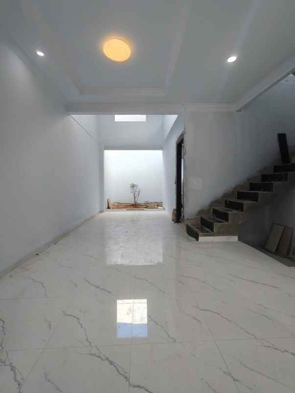 rumah baru dalam komplek di pondok kelapa jaktim