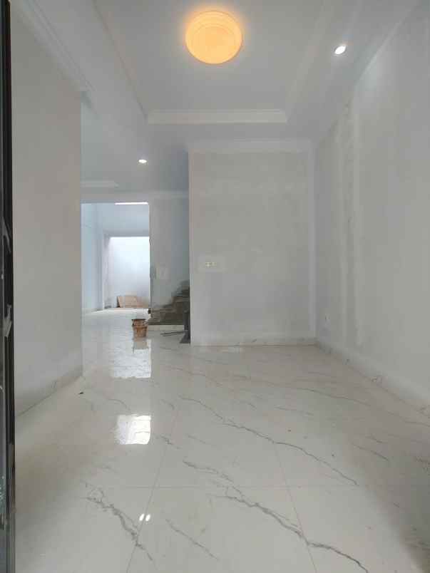 rumah baru dalam komplek di pondok kelapa jaktim