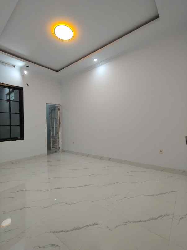 rumah baru dalam komplek di pondok kelapa jaktim