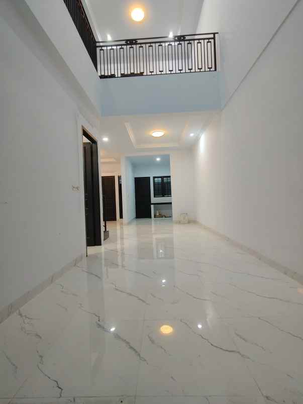 rumah baru dalam komplek di pondok kelapa jaktim