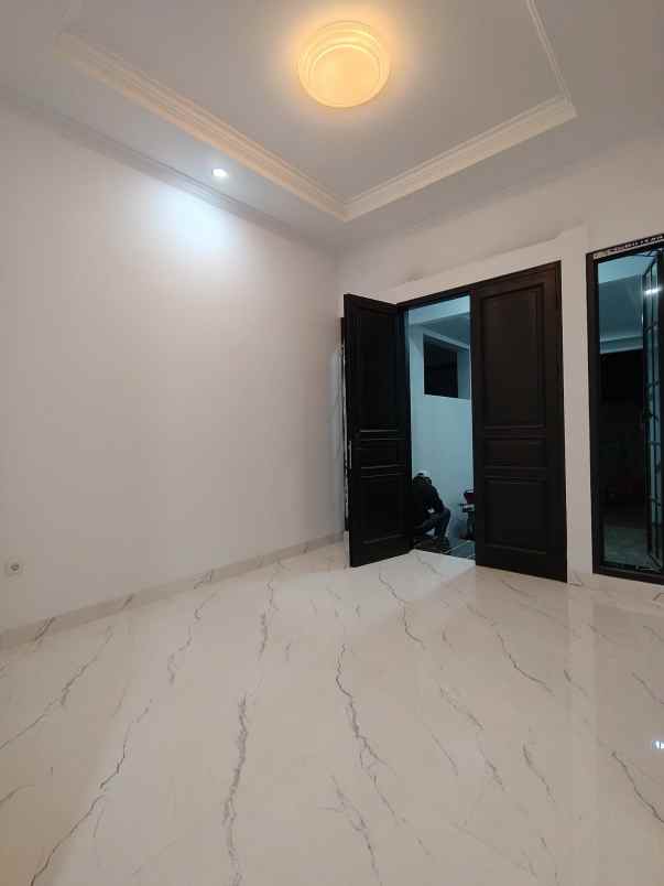 rumah baru dalam komplek di pondok kelapa jaktim