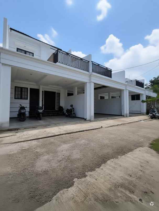 rumah baru dalam komplek di pondok kelapa jaktim