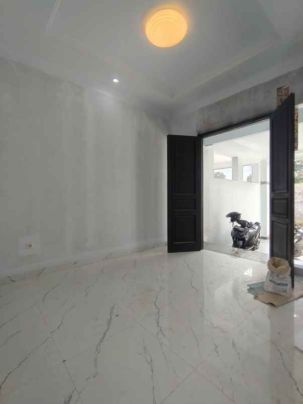 rumah baru dalam komplek di pondok kelapa jaktim